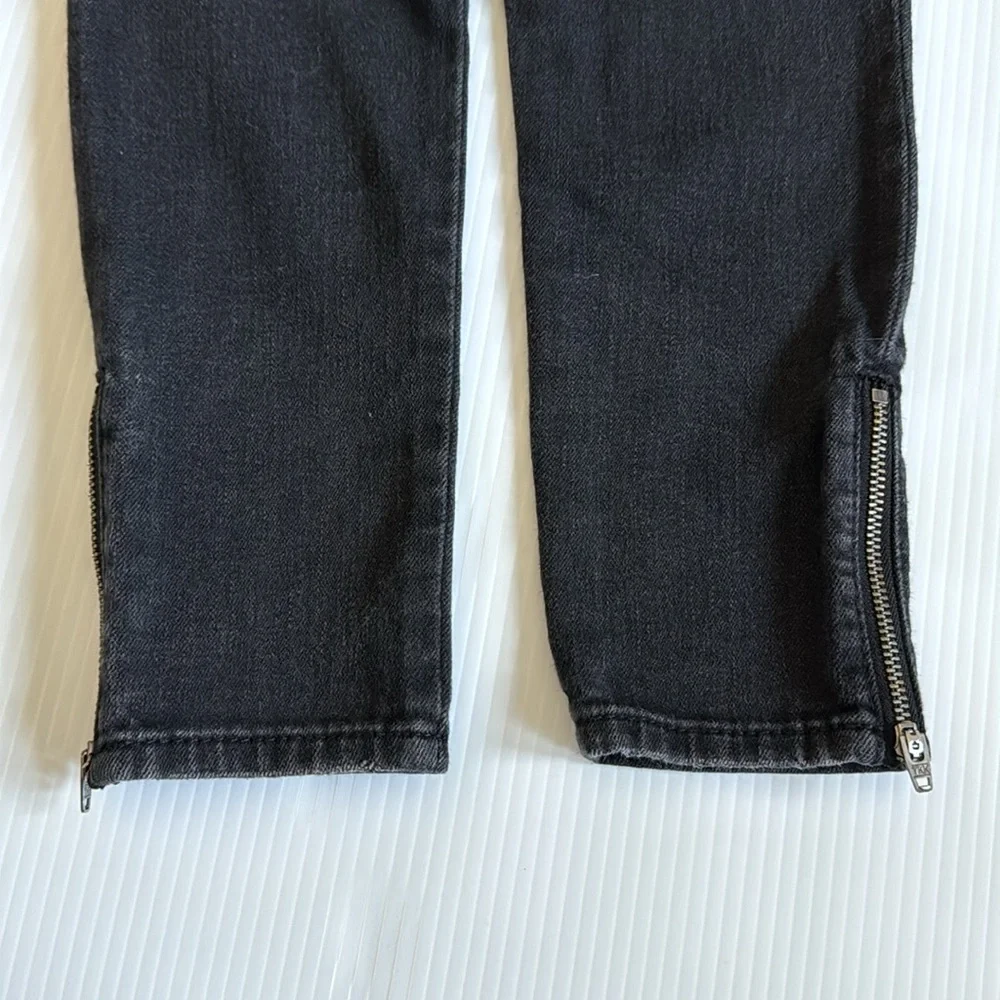 Gap kids black distressed super skinny ankle jean.  Size 6